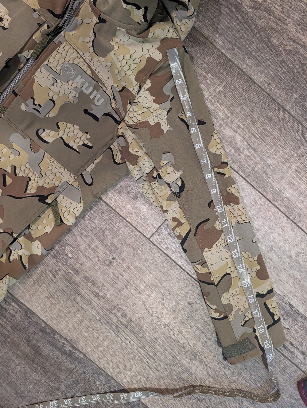 Kuiu Kids' Camo Hooded Jacket - Olive/Tan Size Small (7-8) - Picture 11 of 11